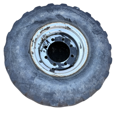 Däck på fälg 405/70r18